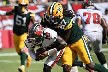 Packers muster a win over Bucs, 17-14